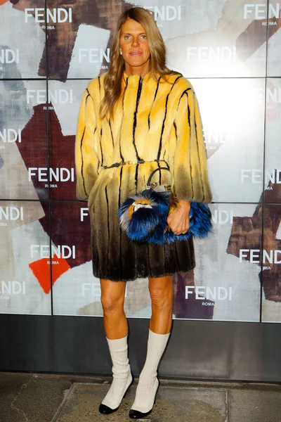 Look 10